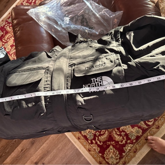 North Face x Canon Hooded Windbreaker - Picture 6 of 9